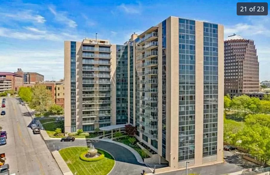 Building Photo - 4545 Wornall Rd