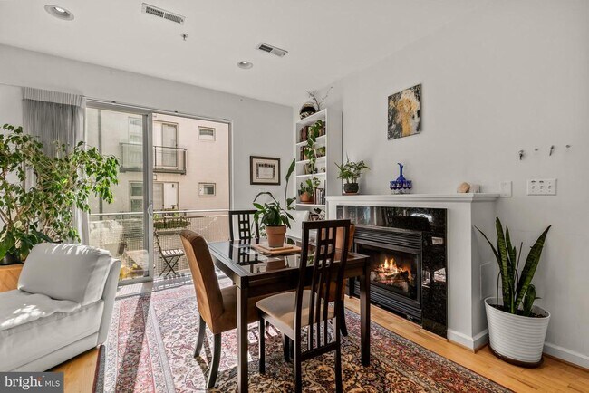 Building Photo - 1421-1423 Chapin St NW