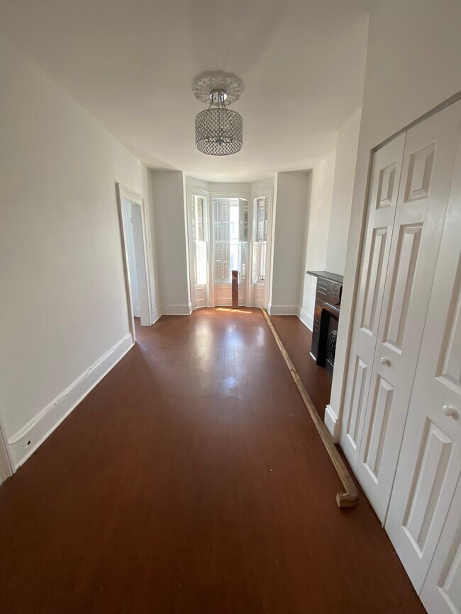 Building Photo - 148A Webster Ave