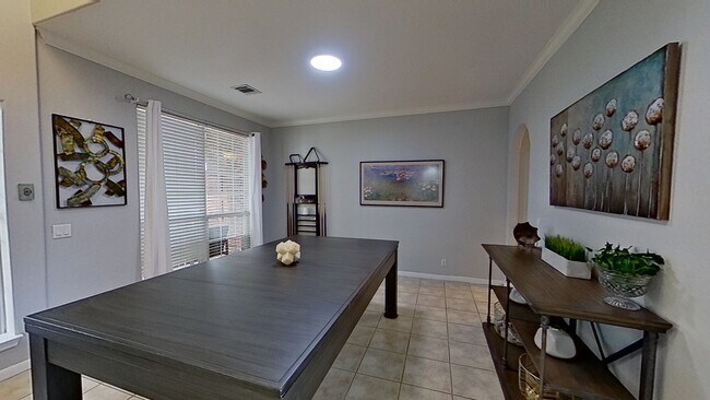 The previous two photos have a link to a 360 walkthrough - 1007 Brown Dr