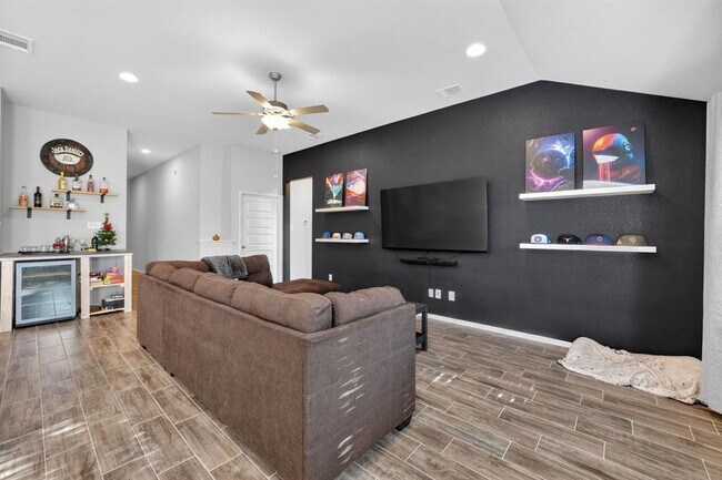 Building Photo - 20703 Ridgeview Rd