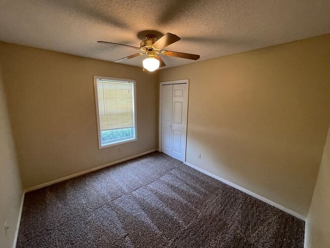 Building Photo - Quail Hollow!!  New Paint/Flooring