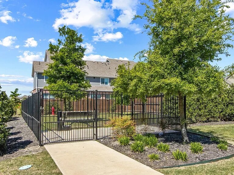 Building Photo - 702 Prosper Ln