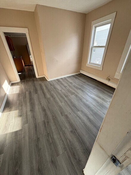 Building Photo - 53 Brook St