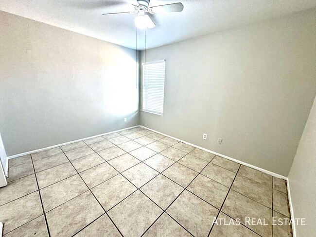 Building Photo - ONE MONTH FREE! 2 Bedroom 1 Bath in Mesa M...