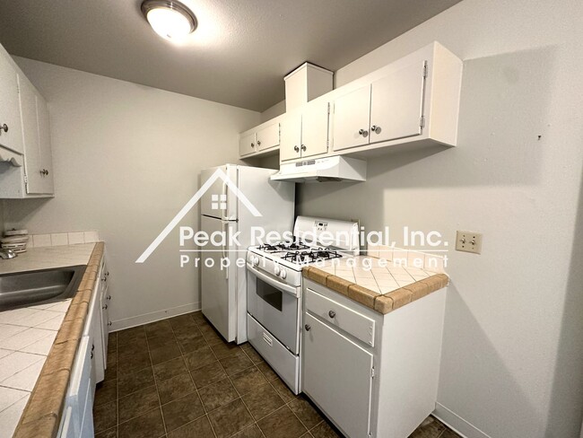 Building Photo - 4548 Ashcroft Ave