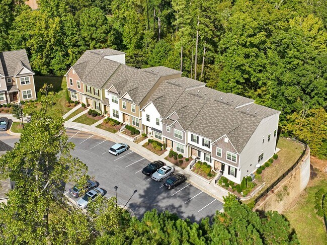 Building Photo - Gorgeous Townhome in N. Raleigh, Top Amenities & Finishes, Community Pool, Pet Friendly!