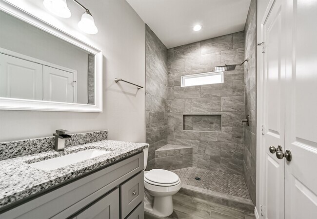 Building Photo - 16613 E Lynbrook