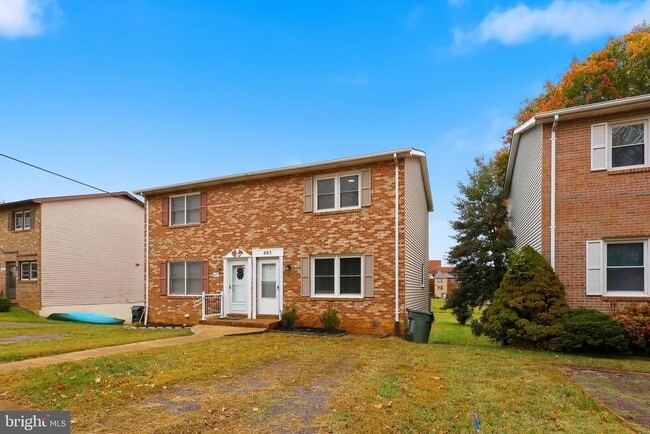 Building Photo - 405 Willow Lawn Dr