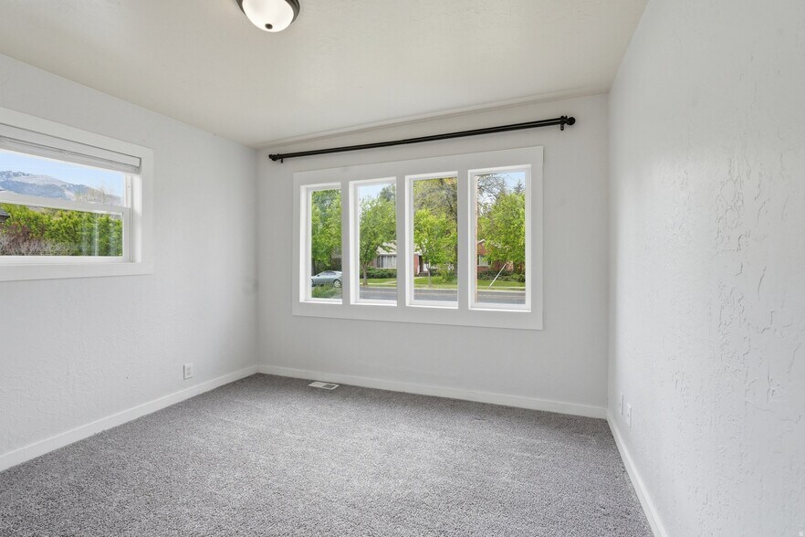 Building Photo - 215 E 300 S