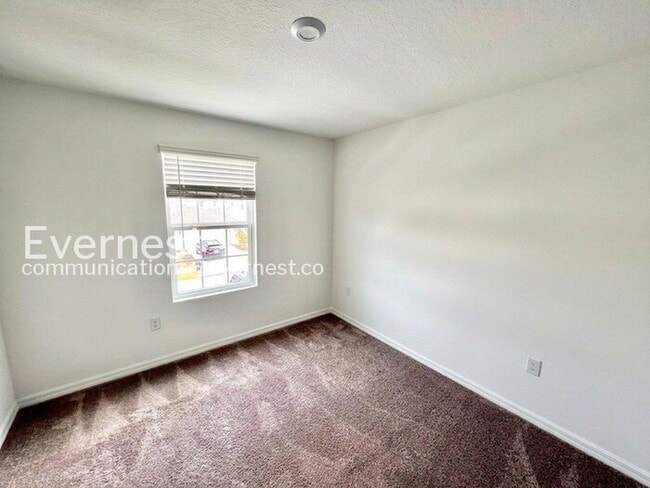 Building Photo - Spacious 5 Bed, 3.5 Bath Home with Fenced Yard and 2-Car Garage | Available Soon!