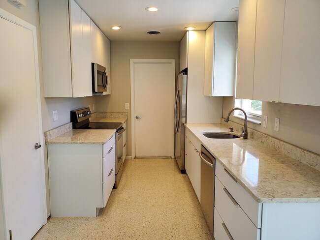 Building Photo - 4872 Nautilus Rd