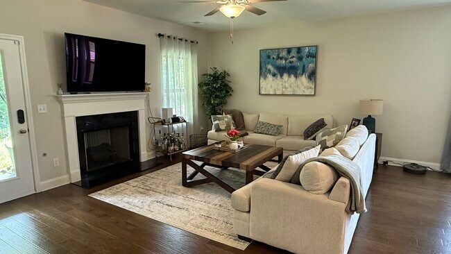 Building Photo - 1074 Watermark Way