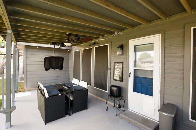 Building Photo - 116 Kensington Ct