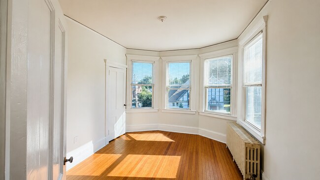 Building Photo - 3 S Eckar St