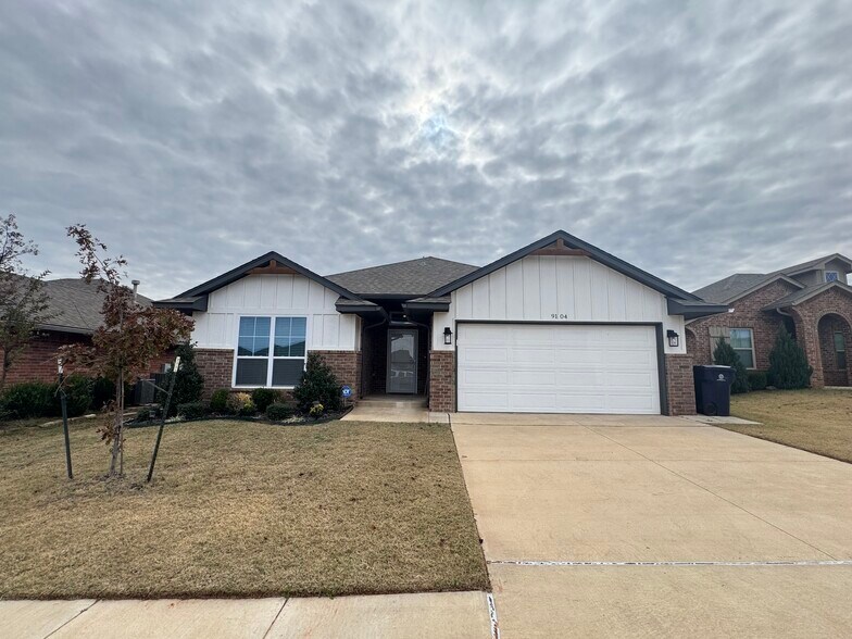 Primary Photo - 9104 SW 47th St