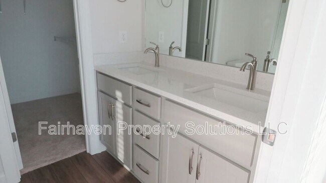 Building Photo - 1978 Mitchell Ave