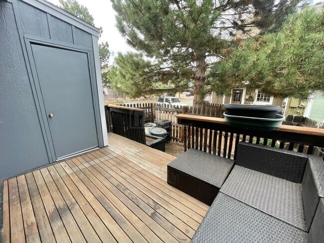 Building Photo - 8262 S Fillmore Way