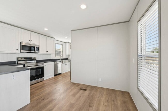 Building Photo - 1626 American Dr