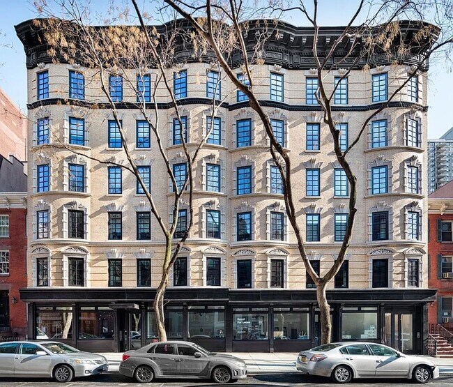 Building Photo - 245 E 78th St