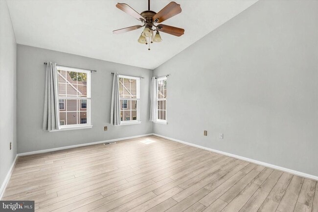 Building Photo - 645 Muhlenberg Dr