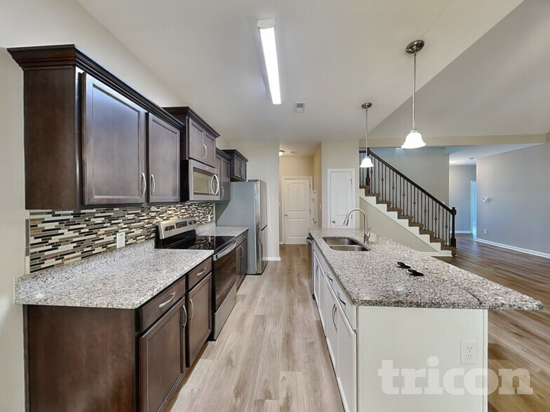 Building Photo - 476 Woodtrace Dr