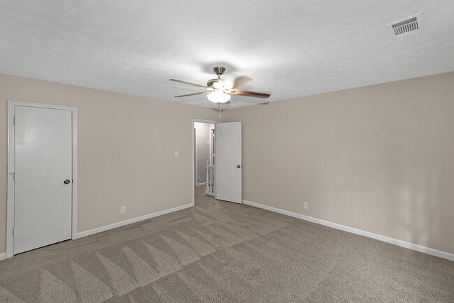 Building Photo - 2614 Bronco Trail