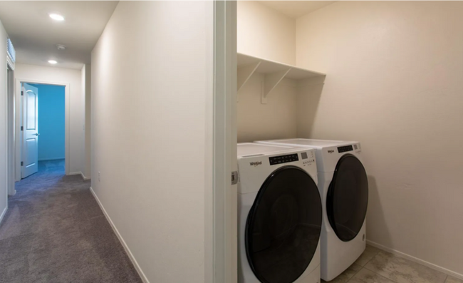 Building Photo - 1110 E Descent St