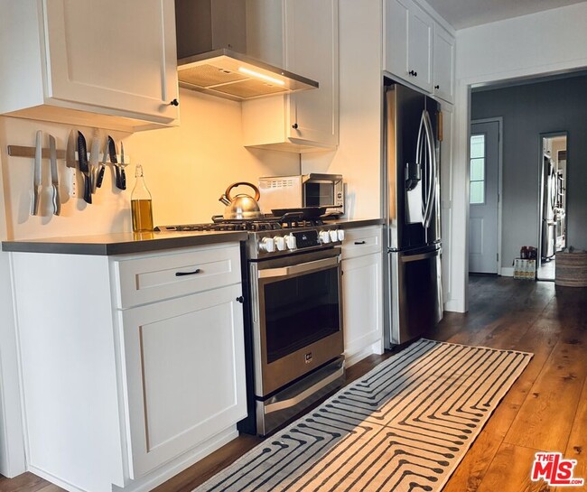 Building Photo - 2226 Stanley Hills Dr