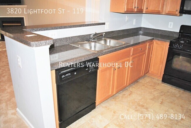 Building Photo - 3820 Lightfoot St