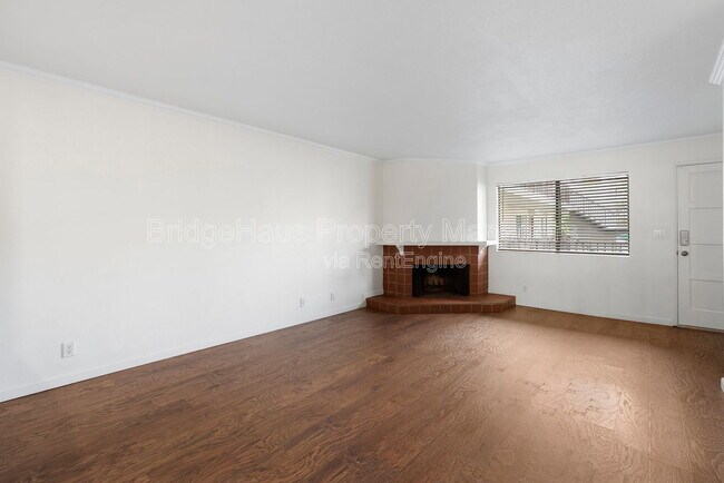 Building Photo - 5750 Friars Rd
