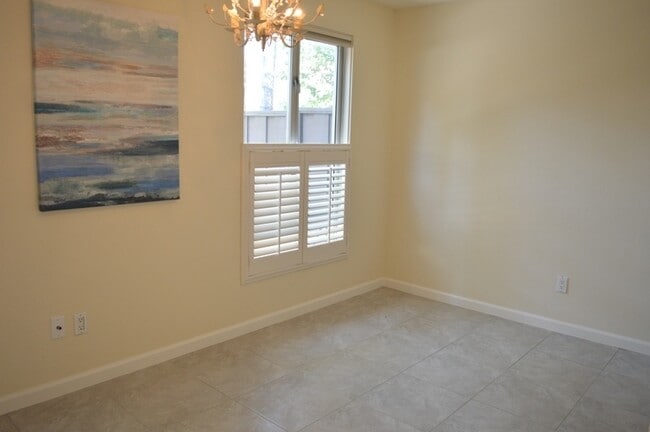 Building Photo - Light-Filled, Thoughtfully Updated Condo with Private Patio & Resort Amenities