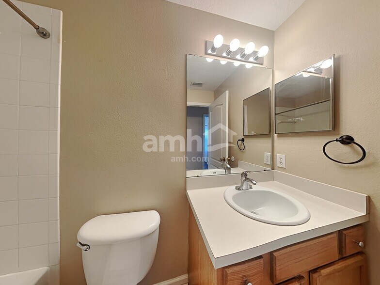 Building Photo - 10412 Soaring Eagle Dr