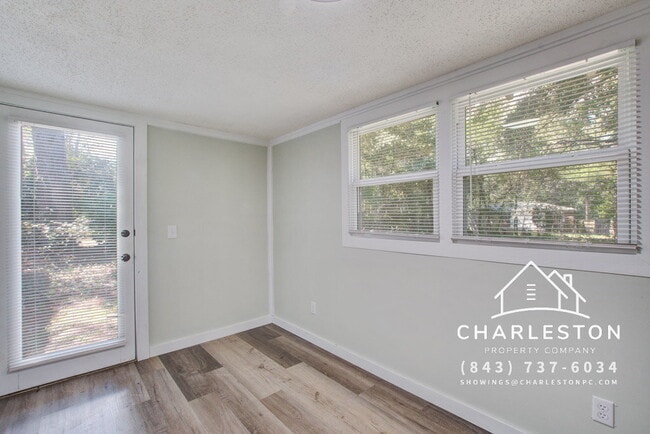 Building Photo - 118 Klein St