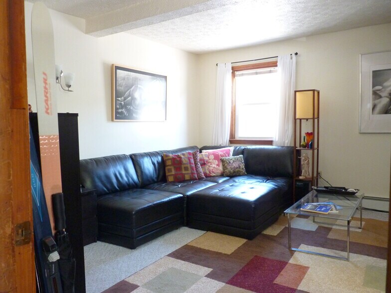 Large living room - 59 Cumberland Ave
