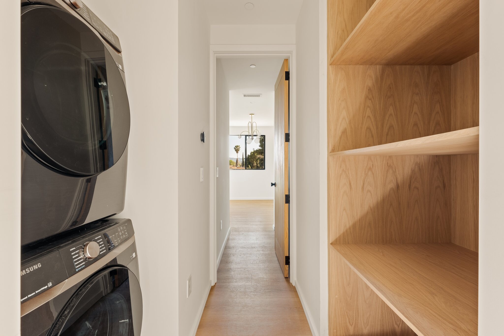 Building Photo - 17852 Saticoy St