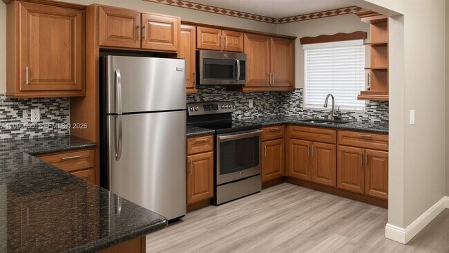 Building Photo - 5500 SW 77th Ct