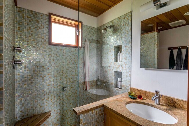 Building Photo - 16-18 Broadway