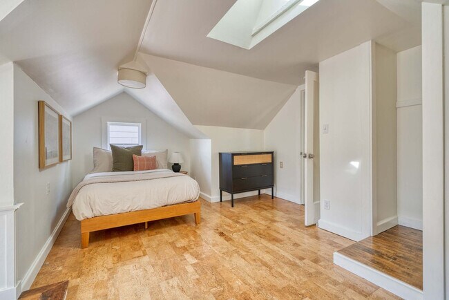 Building Photo - 1235 N Prescott St