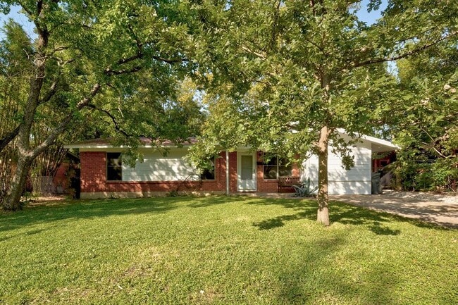 Building Photo - 4704 S Forest Dr