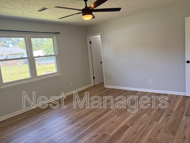 Building Photo - 7212 Reedy Creek Dr