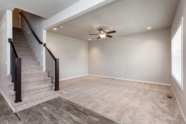 Building Photo - 2071 SW Cascade Falls Dr