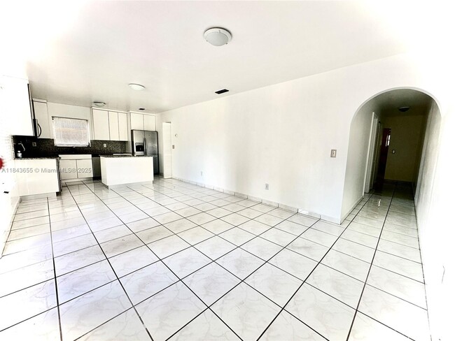 Building Photo - 1240 NW 31st Ave