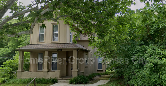 Building Photo - 1914 E Missouri Ave