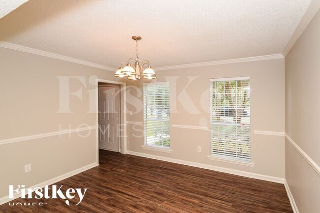 Building Photo - 122 Carriage Dr