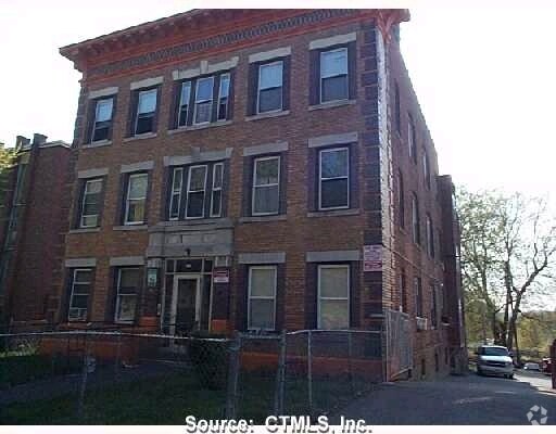 Building Photo - SBM 425 LLC