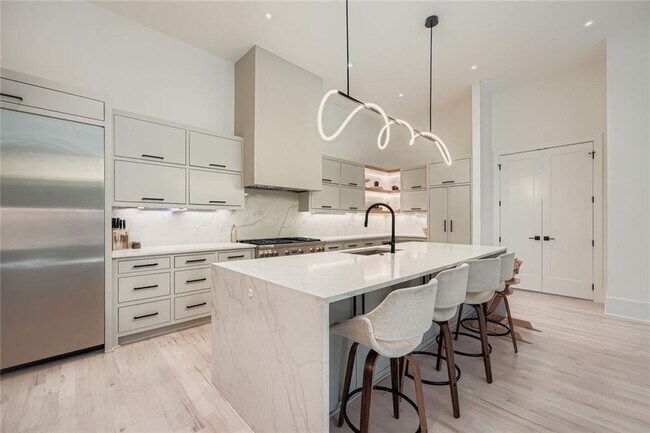 Building Photo - 1223 Mayfair Dr NE