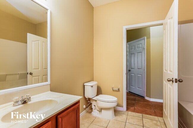 Building Photo - 16092 Badalona Dr