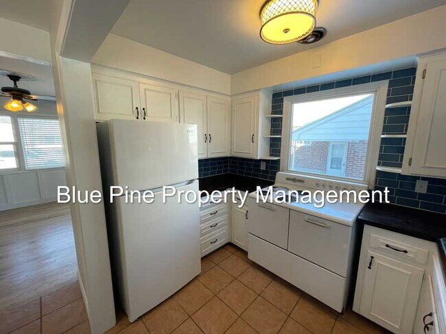 Building Photo - 232 E 16th St