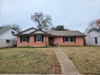 Building Photo - 2012 Ebbtide Ln